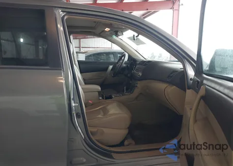 2010 Toyota Highlander Se V6 z USA, uszkodzony, nr VIN 5TDJK3EH0AS040527